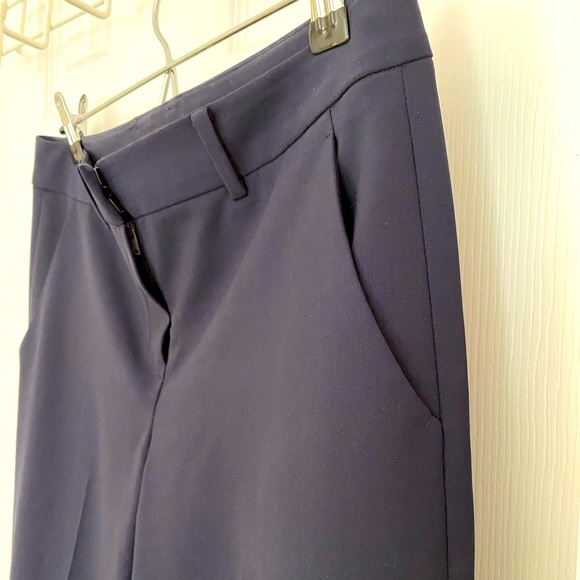 ✨ HOST PICK ✨ Elie Tahari Leena Pant - 6 - Wool Crepe Mid-Rise Pants - Navy Blue - Picture 4 of 11